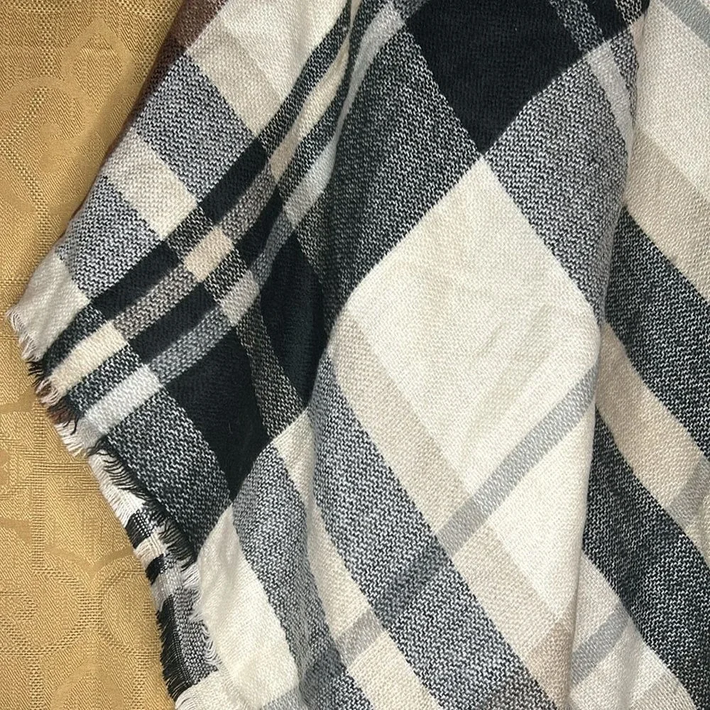 Plaid Open‎ Front Poncho Wrap Scarf Black White Brown OSFM Fall Neutral Cozy